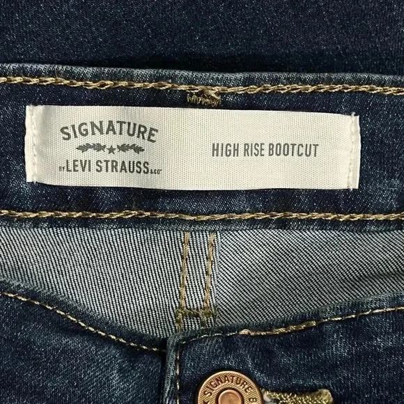 Signature by Levi Strauss‎ Women's High Rise Bootcut Jeans Dark Blue Size 16W - Picture 5 of 6